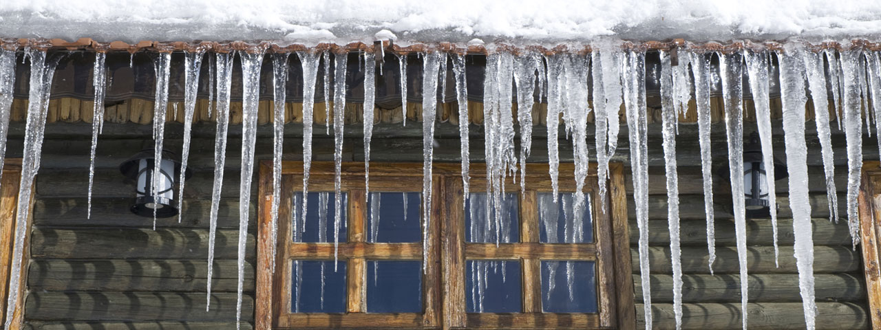 spray foam prevents ice dams by providing proper insulation in Iqaluit attic spaces